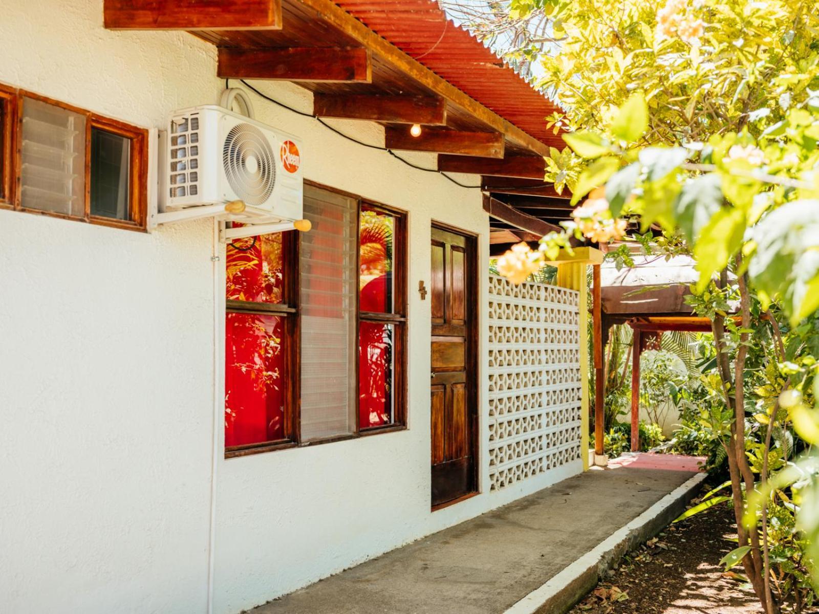 Hotel Hibiscus Cabina 4 Playa Junquillal Exterior photo
